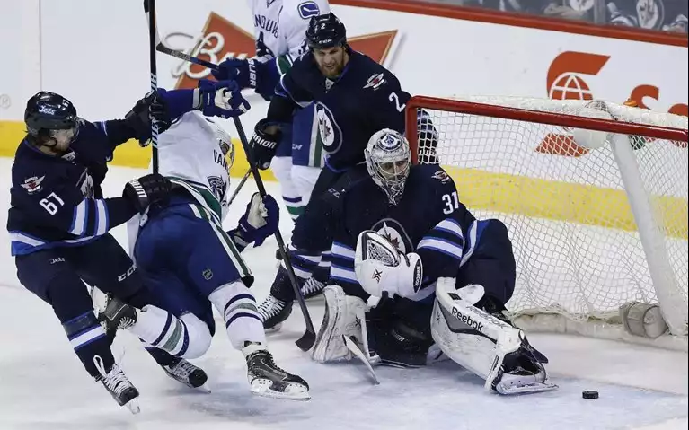 Vancouver Canucks vs Winnipeg Jets Betting Tips