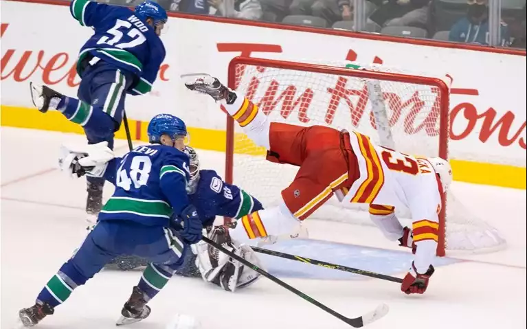 Calgary Flames vs Vancouver Canucks Betting Tips