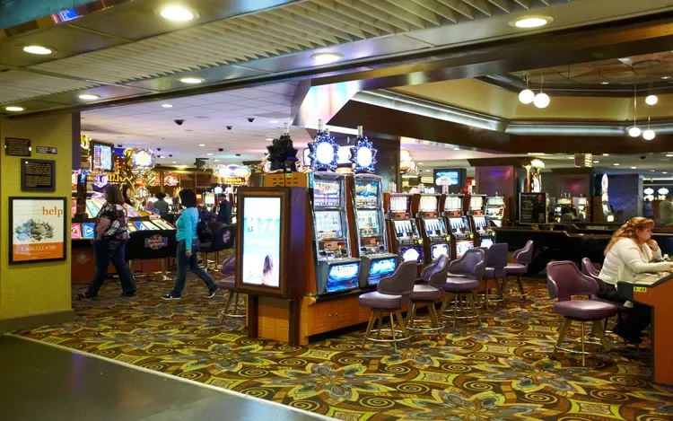 Play Slot Machines